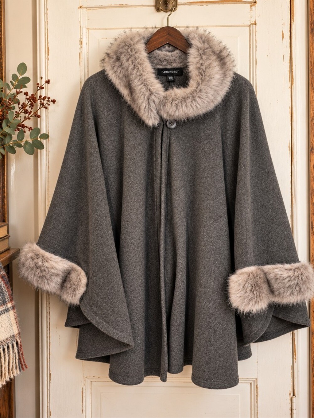 Parkhurst Charcoal Grey Fleece Cape Faux Fur Trim Made in Canada OS